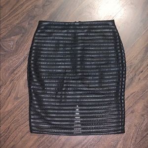 ✨2 for $10 ✨ BNWOT Express Mesh skirt